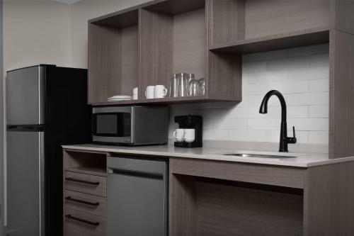 home2 suites by hilton sevierville
