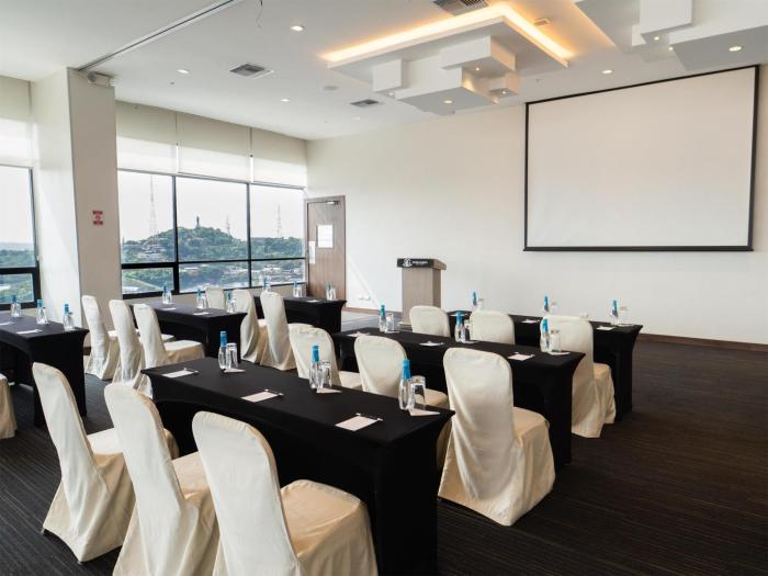 doubletree by hilton guayaquil