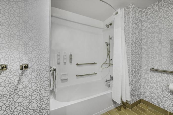 hampton inn and suites by hilton decatur