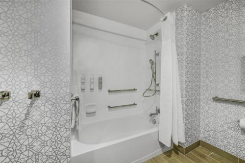 hampton inn and suites by hilton decatur