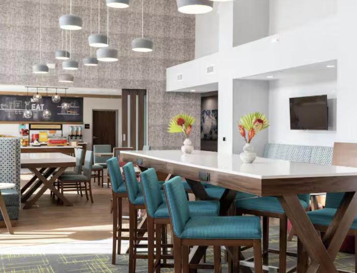 hampton inn and suites by hilton north haven