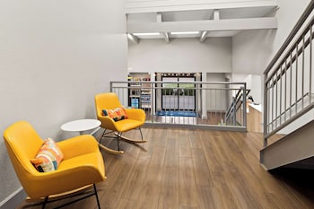 Spark By Hilton Wichita East,,2 star