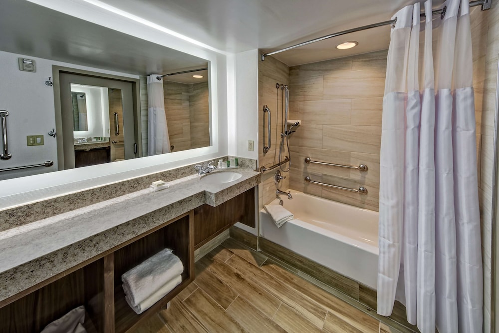 hilton knoxville airport