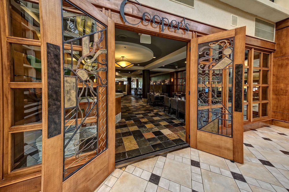 hilton knoxville airport