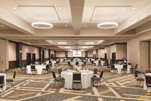 hilton knoxville airport