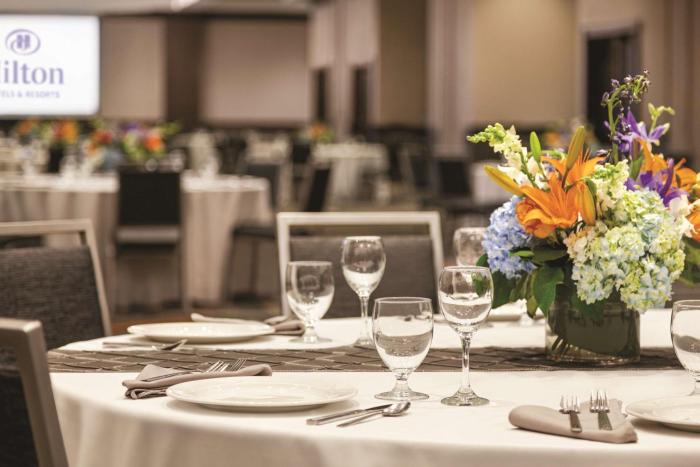 hilton knoxville airport
