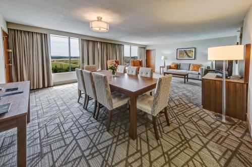 hilton knoxville airport