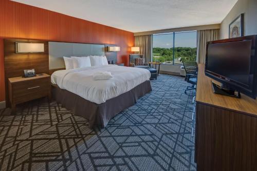 hilton knoxville airport