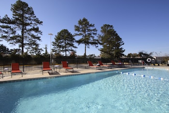 holiday inn hattiesburg north by ihg
