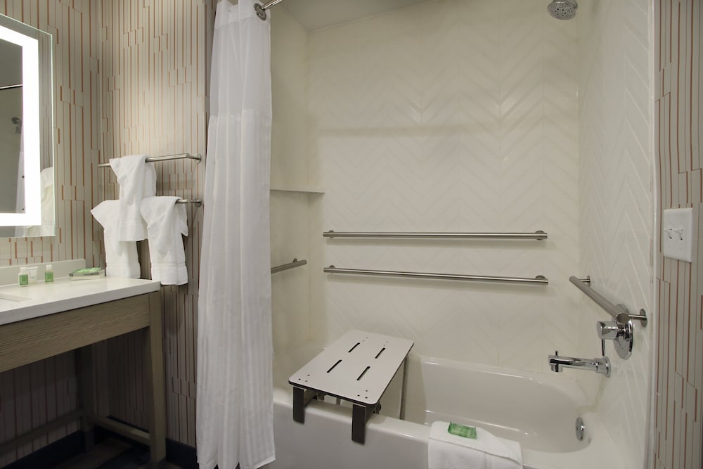 holiday inn hattiesburg north by ihg