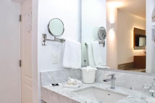comfort inn monterrey valle
