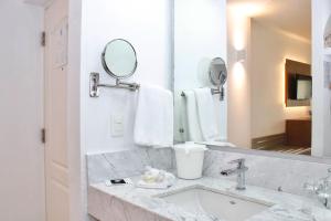 comfort inn monterrey valle