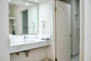 comfort inn monterrey valle