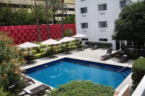 comfort inn monterrey valle