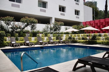 comfort inn monterrey valle