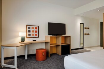 spark by hilton las vegas airport