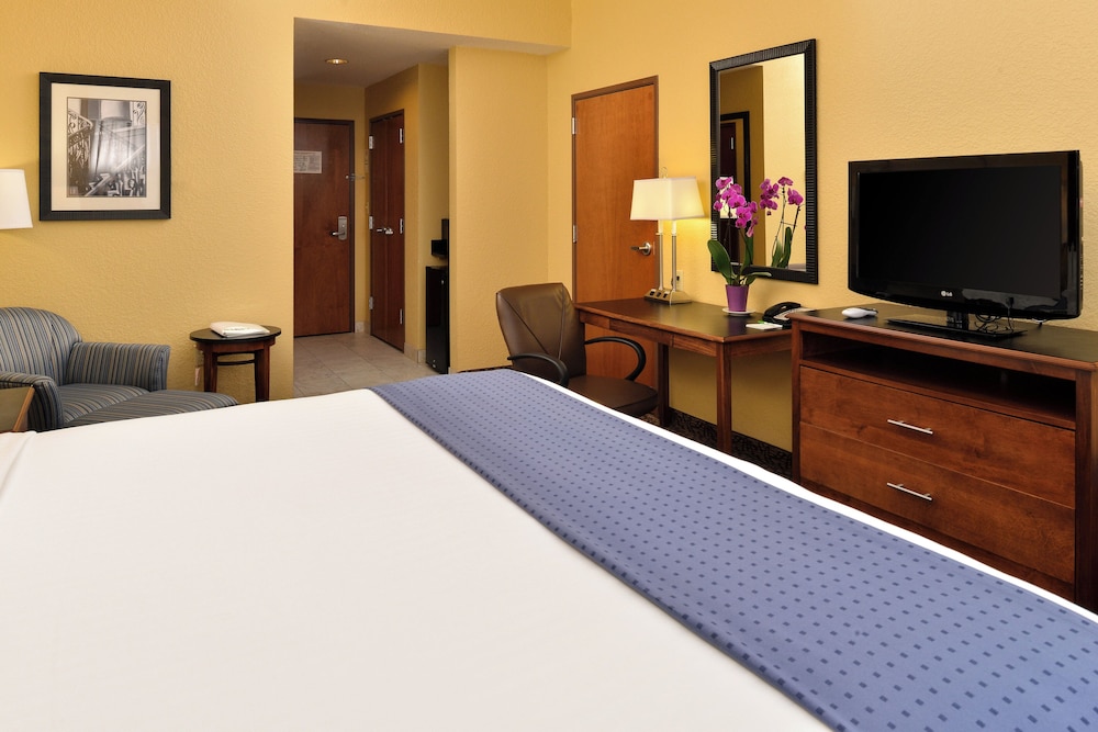 holiday inn montgomery airport south by ihg