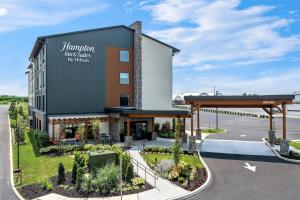 hampton inn and suites intercourse pa