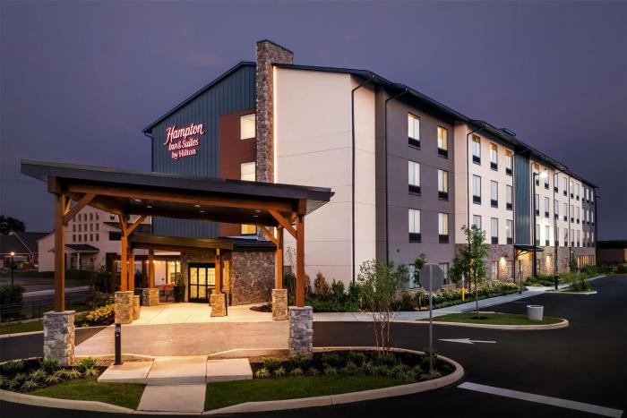 hampton inn and suites intercourse pa