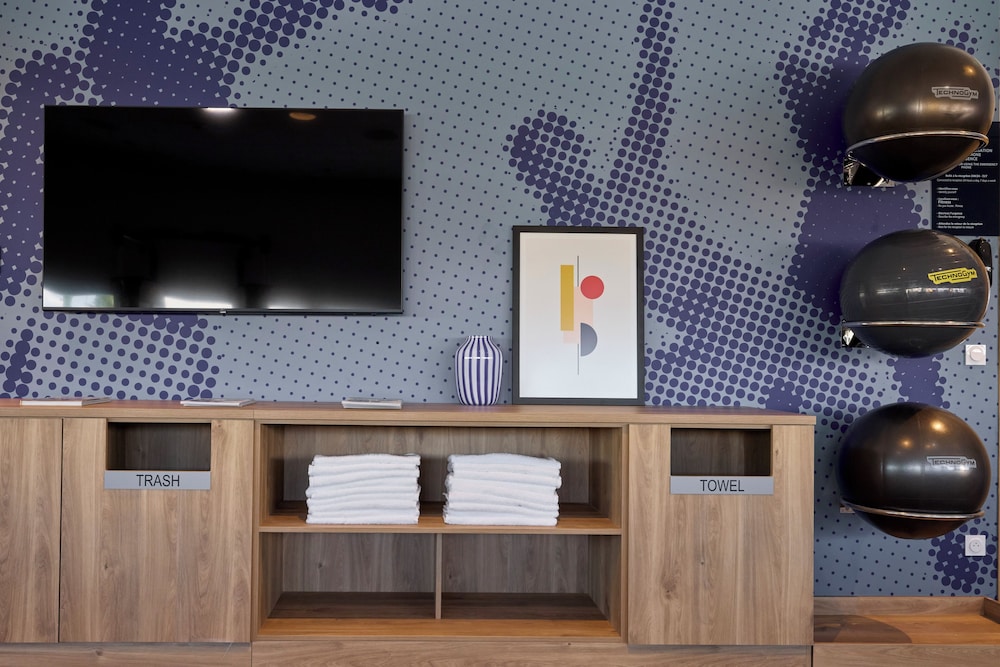 hampton by hilton lyon airport