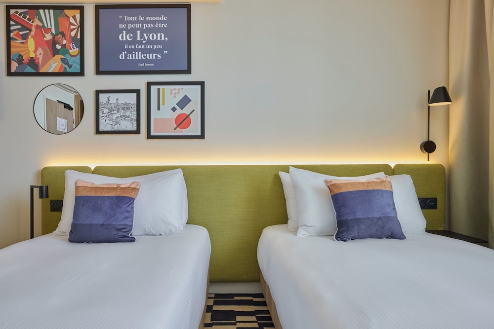 hampton by hilton lyon airport