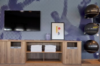 hampton by hilton lyon airport