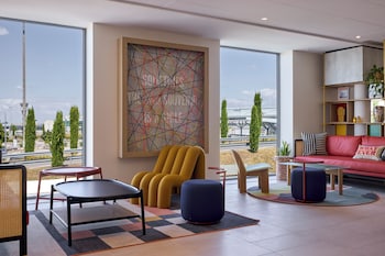 hampton by hilton lyon airport