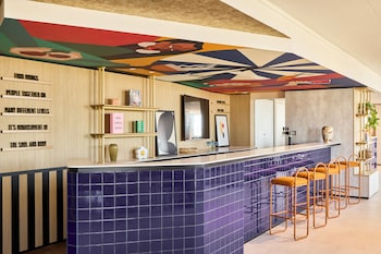 hampton by hilton lyon airport