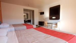 motel 6 victorville desert express