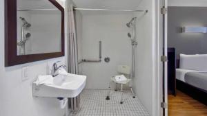 motel 6 victorville desert express