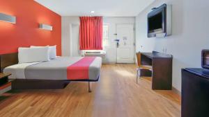 motel 6 victorville desert express
