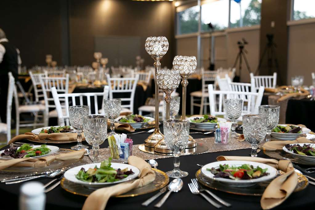 radisson hotel mcallen airport