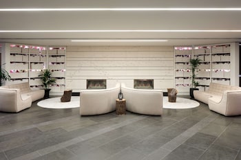 doubletree by hilton montreal