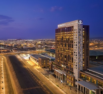 doubletree by hilton madinah gate