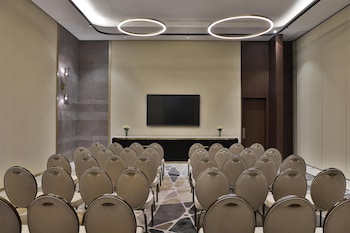 doubletree by hilton madinah gate