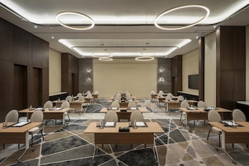 doubletree by hilton madinah gate