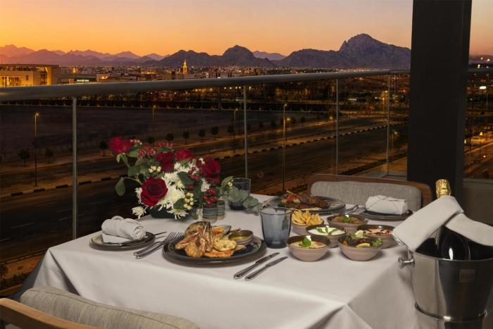 doubletree by hilton madinah gate