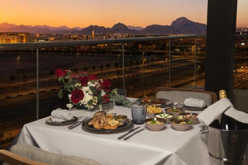 doubletree by hilton madinah gate