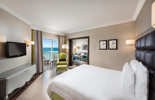 hilton alexandria corniche