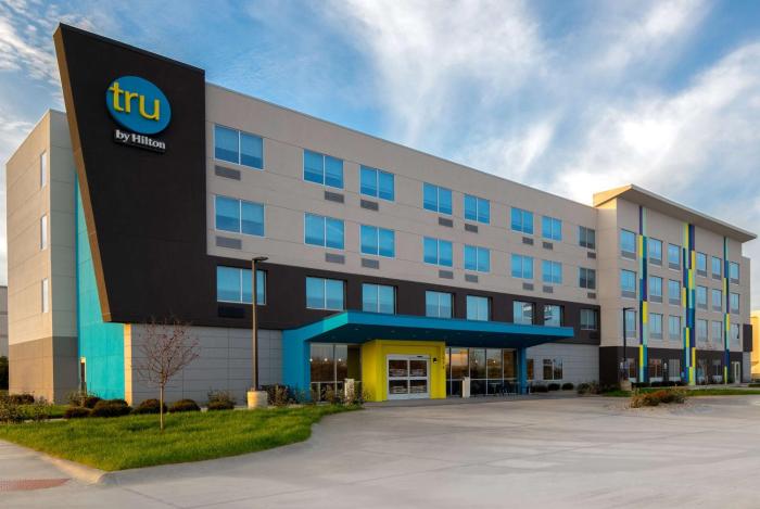 tru by hilton anderson