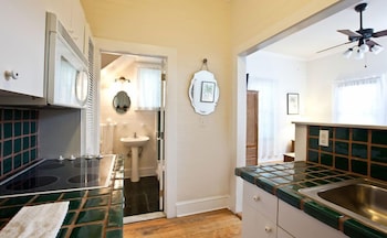 island city house hotel