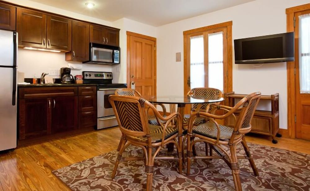 island city house hotel