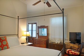 island city house hotel