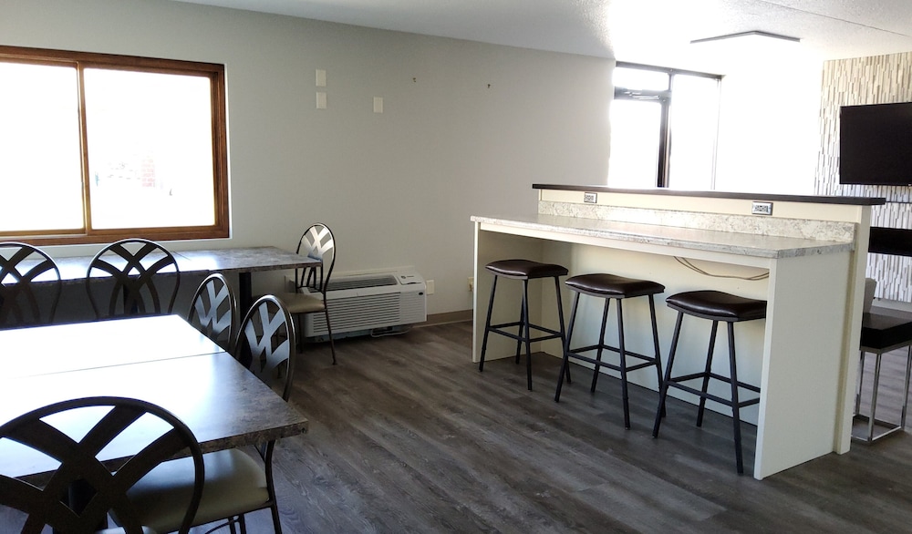 klopfenstein inn and suites