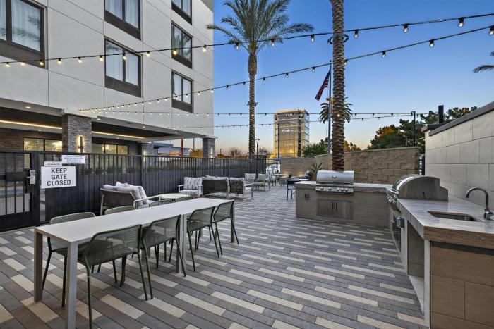 home2 suites by hilton ontario airport ca
