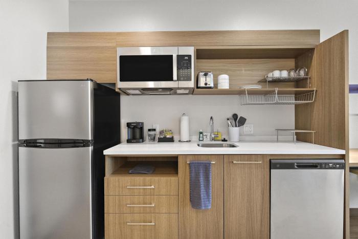 home2 suites by hilton ontario airport ca