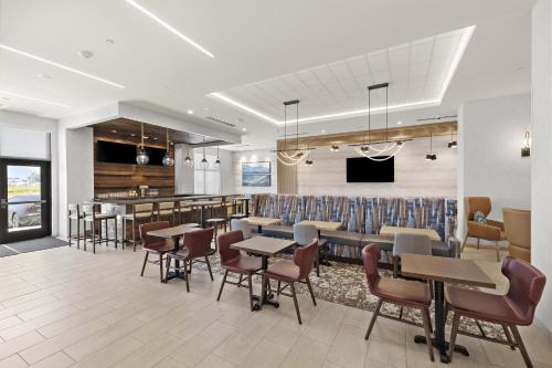 home2 suites by hilton ontario airport ca