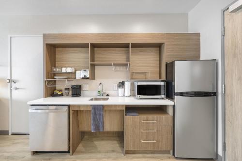 home2 suites by hilton ontario airport ca