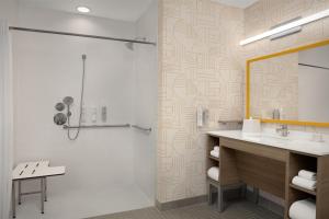 home2 suites goodyear phoenix west az