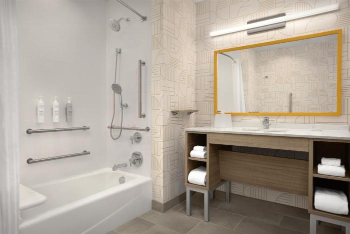 home2 suites goodyear phoenix west az